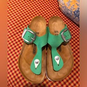 EUC Birkenstock Gizeh big buckle size 37